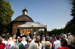 Koncert Kingi Rataj przy Kaplicy pw. w. w. Magorzaty i Judyty na Salwatorze